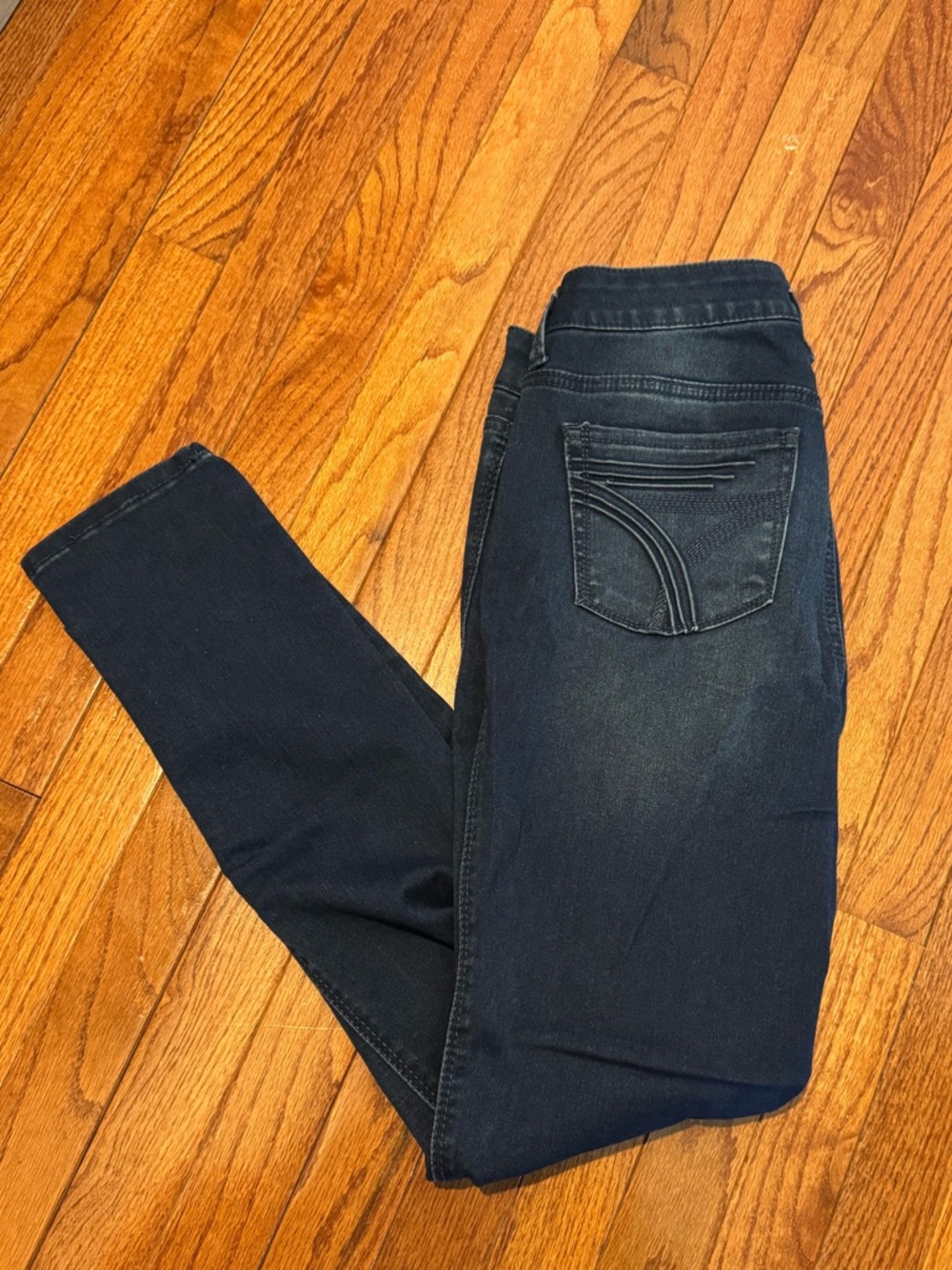 Seven7 Dark Wash Women’s Skinny Jeggings